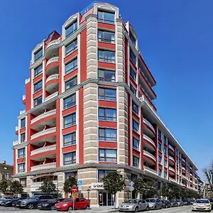 https://luxury-center-apartments.varna-hotels.com