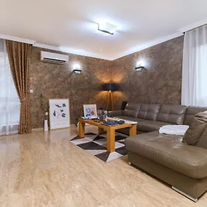 Chic Luxury Escape Close To Kapana Area Apartment Plovdiv