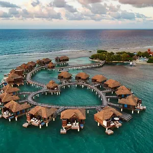 https://sandals-royal-caribbean-all-inclusive-resort-private.comcaribbean.com